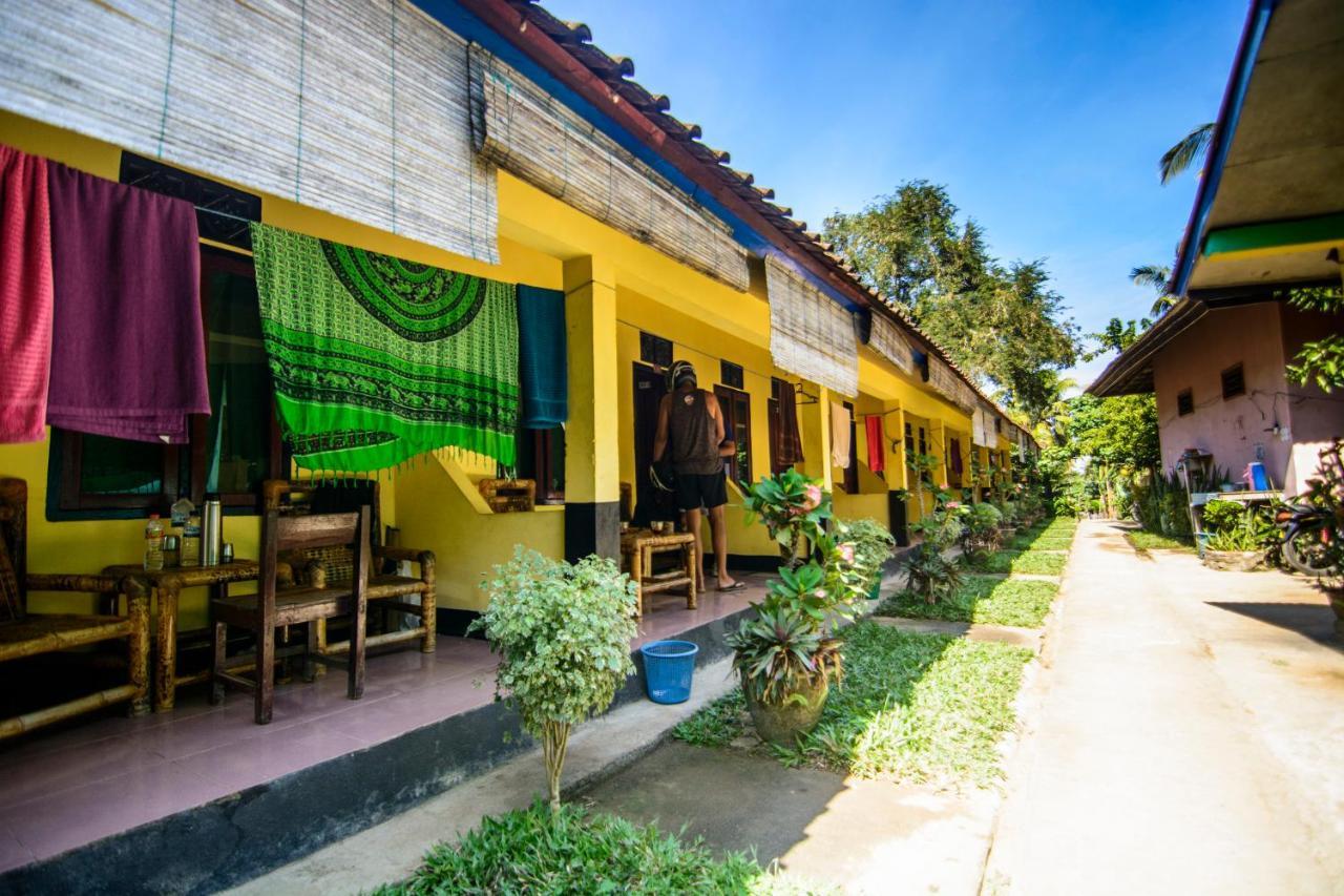 Adelya Homestay Praya Exterior foto